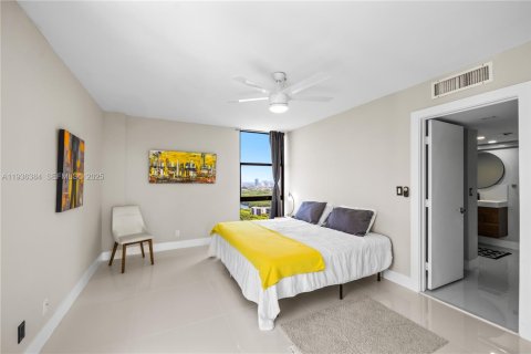 Condominio en venta en Aventura, Florida, 2 dormitorios, 121.98 m2 № 1994498 - foto 10
