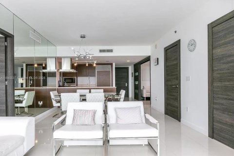 Condo in Miami, Florida, 2 bedrooms  № 1836501 - photo 4