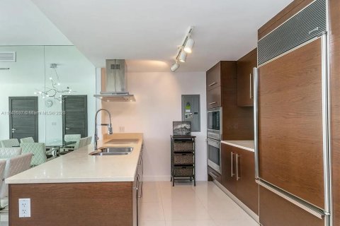 Condo in Miami, Florida, 2 bedrooms  № 1836501 - photo 6