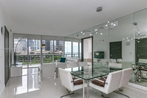 Condo in Miami, Florida, 2 bedrooms  № 1836501 - photo 1