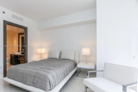 Condo in Miami, Florida, 2 bedrooms  № 1836501 - photo 16