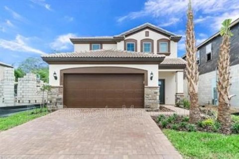 House in Kissimmee, Florida 5 bedrooms № 1849027 - photo 1