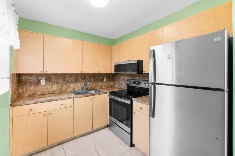 Copropriété à vendre à West Palm Beach, Floride: 2 chambres, 74.14 m2 № 2008853 - photo 9