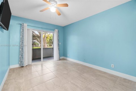 Copropriété à vendre à West Palm Beach, Floride: 2 chambres, 74.14 m2 № 2008853 - photo 15