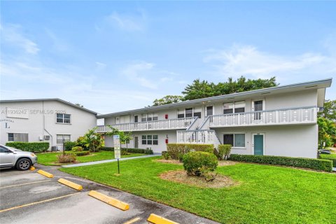 Copropriété à vendre à West Palm Beach, Floride: 2 chambres, 74.14 m2 № 2008853 - photo 24