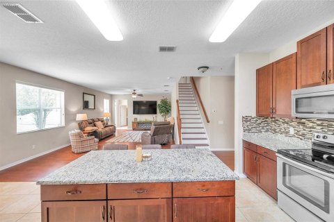 House in Tampa, Florida 4 bedrooms, 290.78 sq.m. № 1750101 - photo 15