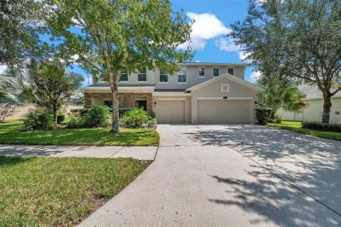 House in Tampa, Florida 4 bedrooms, 290.78 sq.m. № 1750101 - photo 1