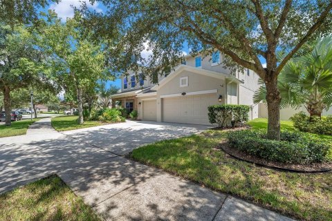 House in Tampa, Florida 4 bedrooms, 290.78 sq.m. № 1750101 - photo 9