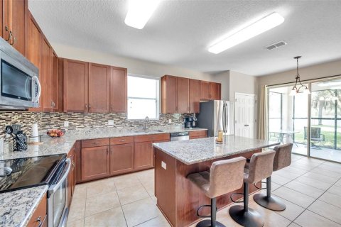 House in Tampa, Florida 4 bedrooms, 290.78 sq.m. № 1750101 - photo 12
