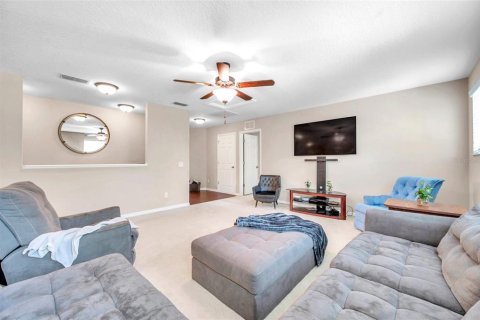 House in Tampa, Florida 4 bedrooms, 290.78 sq.m. № 1750101 - photo 27