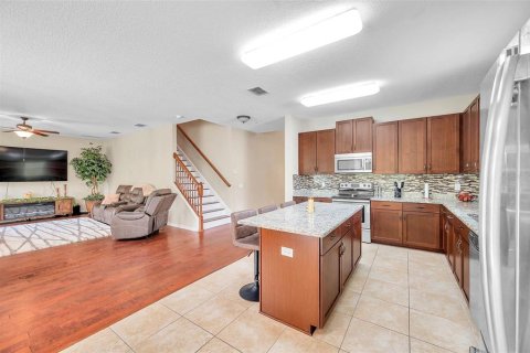 House in Tampa, Florida 4 bedrooms, 290.78 sq.m. № 1750101 - photo 17