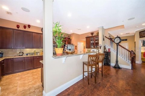 Villa ou maison à louer à Orlando, Floride: 4 chambres, 246.19 m2 № 2112002 - photo 10