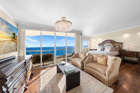 Condo in Sunny Isles Beach, Florida, 5 bedrooms № 1990047 - photo 21