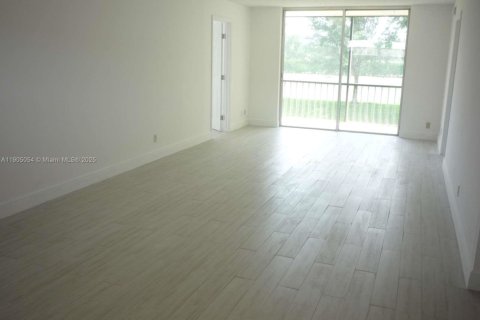 Copropriété à vendre à Pembroke Pines, Floride: 2 chambres, 97.55 m2 № 1955191 - photo 4