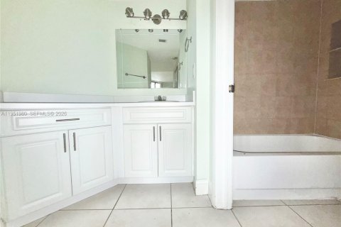 Снять в аренду кондоминиум в Майами, Флорида 2 спальни, 106.19м2, № 2006104 - фото 7