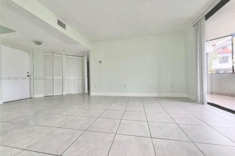 Снять в аренду кондоминиум в Майами, Флорида 2 спальни, 106.19м2, № 2006104 - фото 3