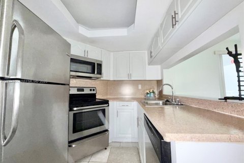 Снять в аренду кондоминиум в Майами, Флорида 2 спальни, 106.19м2, № 2006104 - фото 4