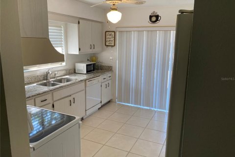 Condo in Hudson, Florida, 2 bedrooms  № 1909753 - photo 17