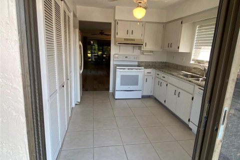 Condo in Hudson, Florida, 2 bedrooms  № 1909753 - photo 13