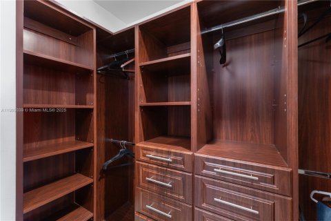 Condo in Sunny Isles Beach, Florida, 1 bedroom  № 1956617 - photo 18