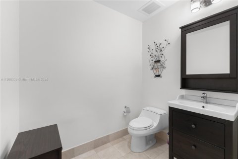 Condo in Sunny Isles Beach, Florida, 1 bedroom  № 1956617 - photo 23