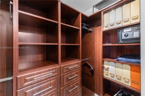 Condo in Sunny Isles Beach, Florida, 1 bedroom  № 1956617 - photo 19