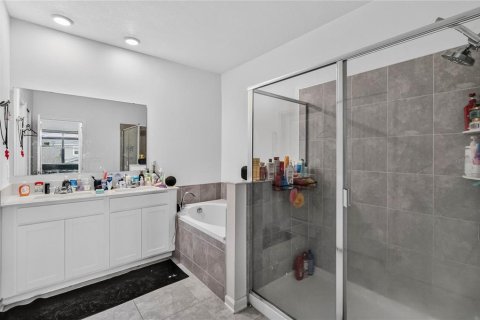 Adosado en venta en Davenport, Florida, 4 dormitorios, 180.6 m2 № 2298097 - foto 16