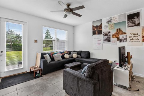 Adosado en venta en Davenport, Florida, 4 dormitorios, 180.6 m2 № 2298097 - foto 7