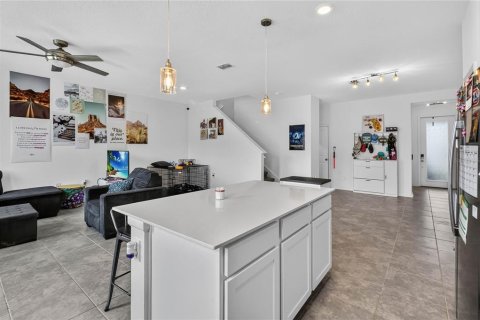 Adosado en venta en Davenport, Florida, 4 dormitorios, 180.6 m2 № 2298097 - foto 11