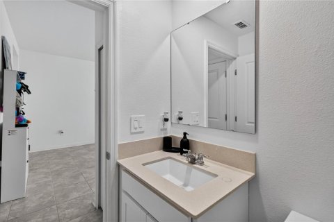 Adosado en venta en Davenport, Florida, 4 dormitorios, 180.6 m2 № 2298097 - foto 12