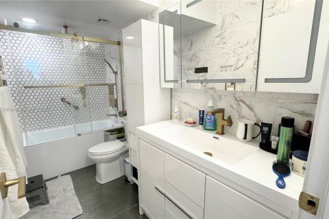 Condominio en alquiler en Hallandale Beach, Florida, 2 dormitorios, 115.2 m2 № 1962938 - foto 12