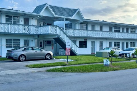 Condominio en venta en Miami Gardens, Florida, 1 dormitorio, 66.05 m2 № 1894260 - foto 1