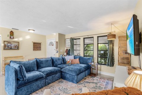 Villa ou maison à vendre à Lehigh Acres, Floride: 2 chambres, 98.1 m2 № 2431603 - photo 7