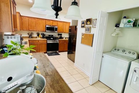 Touwnhouse à louer à DeLand, Floride: 3 chambres, 155.61 m2 № 2377553 - photo 15