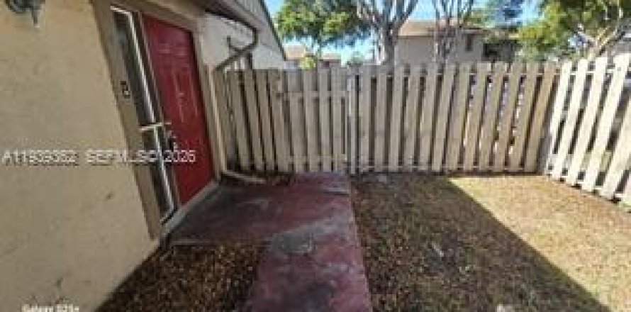 Villa ou maison à Lauderhill, Floride 2 chambres, 80.64 m2 № 1996840