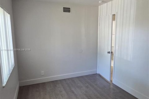 Villa ou maison à louer à Lauderhill, Floride: 2 chambres, 80.64 m2 № 1996840 - photo 8