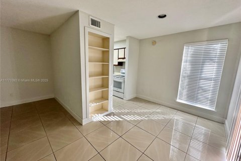 Condominio en venta en Coral Springs, Florida, 2 dormitorios, 98.48 m2 № 1868712 - foto 6