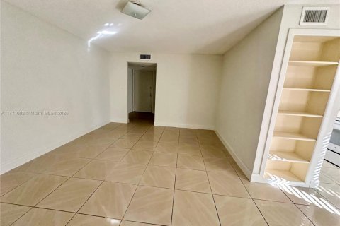 Condominio en venta en Coral Springs, Florida, 2 dormitorios, 98.48 m2 № 1868712 - foto 7