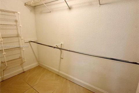 Condominio en venta en Coral Springs, Florida, 2 dormitorios, 98.48 m2 № 1868712 - foto 8