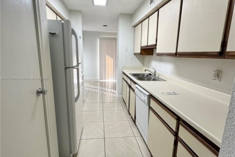 Condominio en venta en Coral Springs, Florida, 2 dormitorios, 98.48 m2 № 1868712 - foto 15