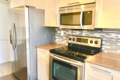 Condominio en venta en Sunny Isles Beach, Florida, 2 dormitorios, 140 m2 № 1895954 - foto 12