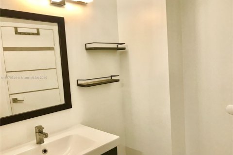 Condominio en venta en Sunny Isles Beach, Florida, 2 dormitorios, 140 m2 № 1895954 - foto 26