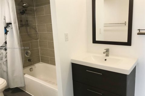 Condominio en venta en Sunny Isles Beach, Florida, 2 dormitorios, 140 m2 № 1895954 - foto 25