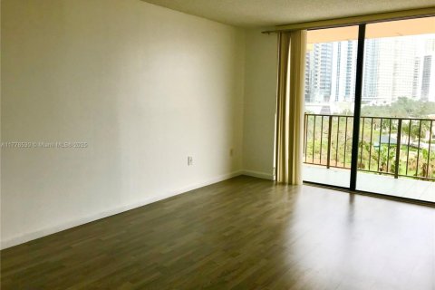 Condominio en venta en Sunny Isles Beach, Florida, 2 dormitorios, 140 m2 № 1895954 - foto 16