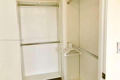 Condominio en venta en Sunny Isles Beach, Florida, 2 dormitorios, 140 m2 № 1895954 - foto 28