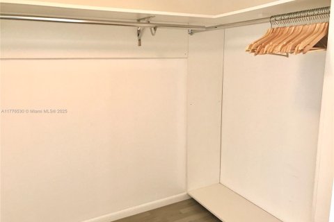 Condominio en venta en Sunny Isles Beach, Florida, 2 dormitorios, 140 m2 № 1895954 - foto 20