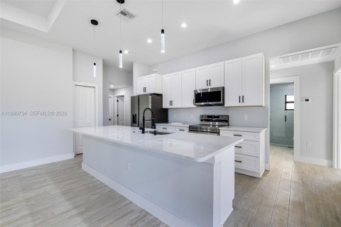 Casa en alquiler en Lehigh Acres, Florida, 4 dormitorios, 178.28 m2 № 2057865 - foto 9