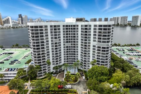 Condo in Aventura, Florida, 3 bedrooms  № 1922497 - photo 2