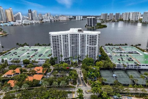 Condo in Aventura, Florida, 3 bedrooms  № 1922497 - photo 1