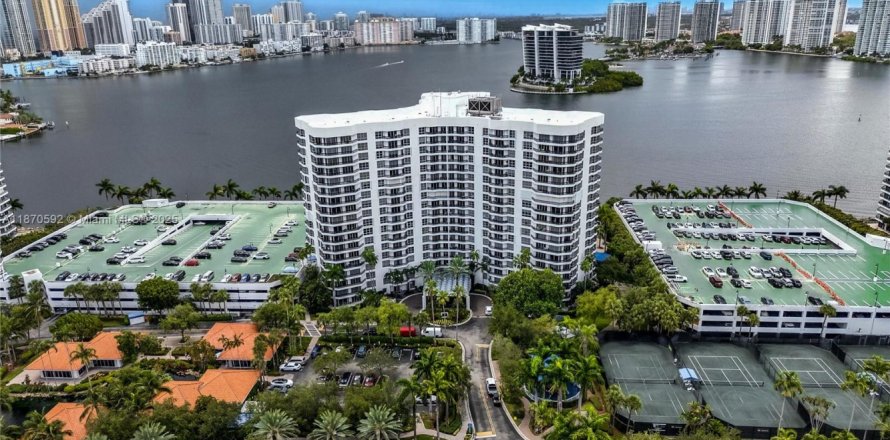 Condo in Aventura, Florida, 3 bedrooms  № 1922497